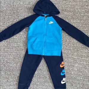 Nike- Toddler Sweatshirt/Sweatpants